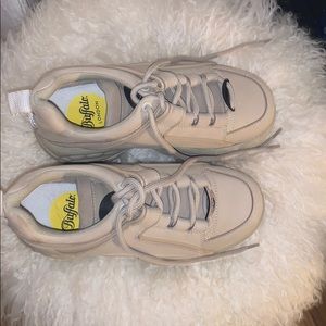 Buffalo London sneakers